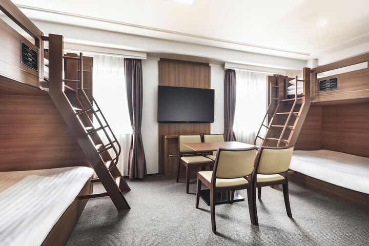 Room 9 of 22