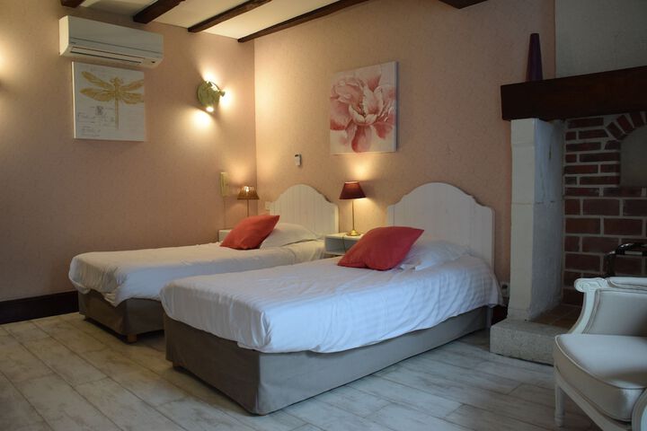 Room 9 of 40