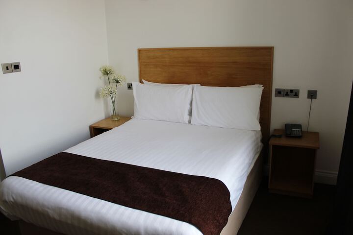 Room 11 of 49
