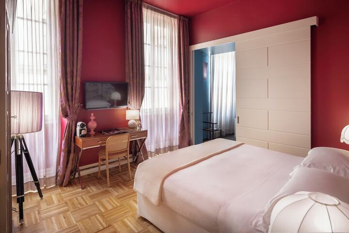 Room 36 of 143