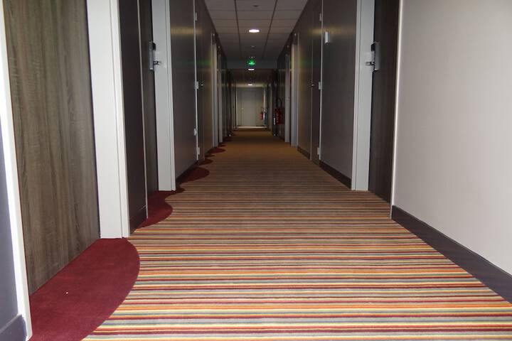 Ballroom/Hall 82 of 88