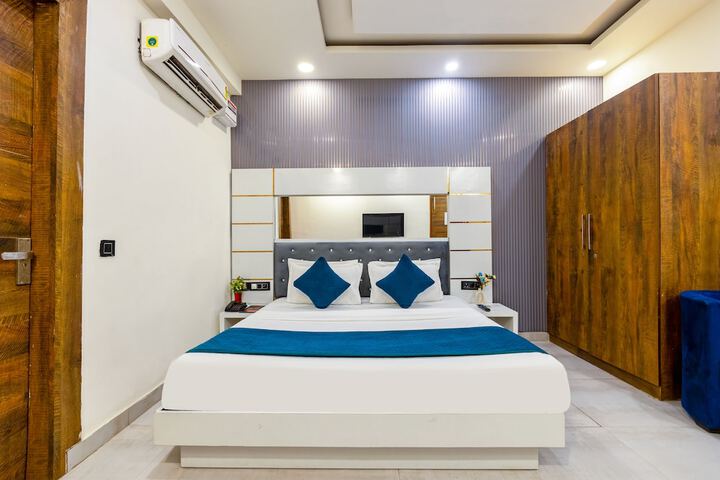 Room 20 of 37