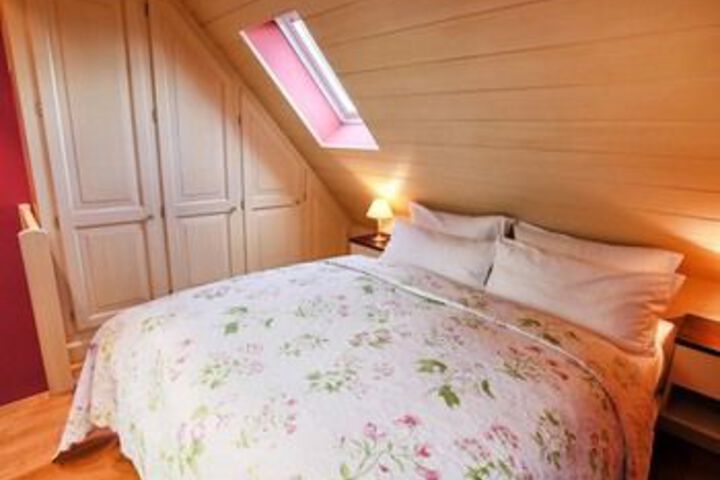 Room 7 of 17