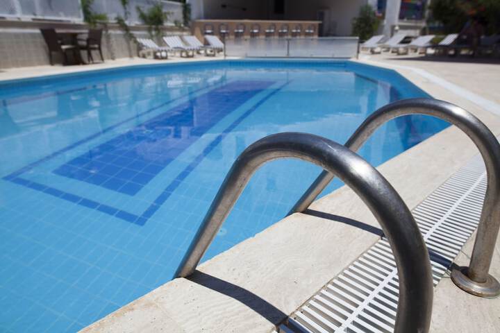 Pool 21 of 36
