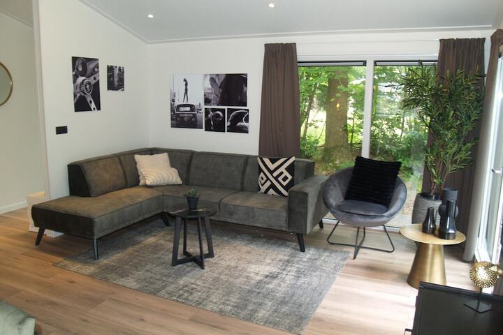 Room 8 of 40