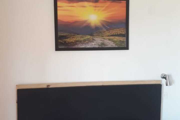 Room 8 of 11