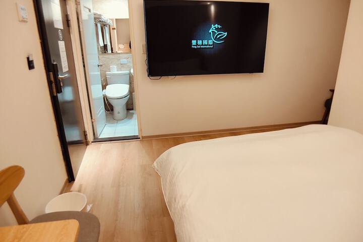 Room 11 of 51