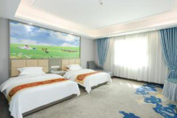 Room 6 of 8