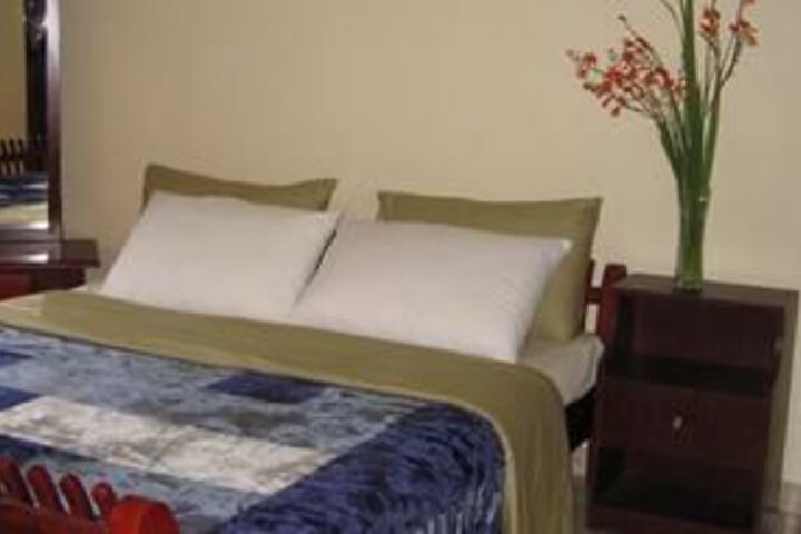 Room 6 of 17