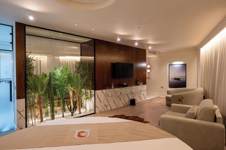 Room 25 of 128