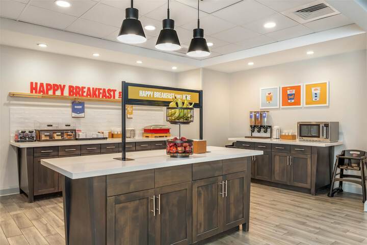 Breakfast/Coffee Service 27 of 33