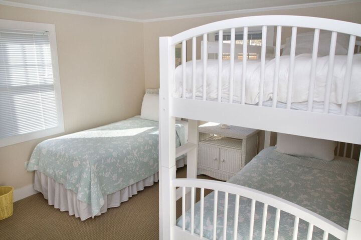 Room 15 of 48