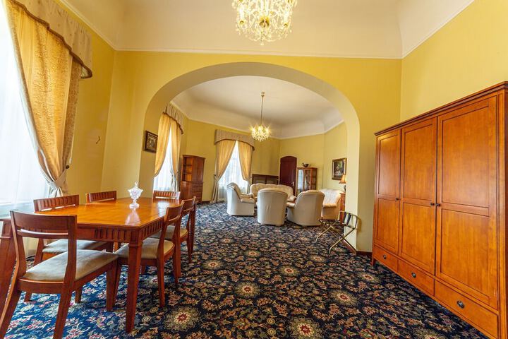 Room 14 of 40