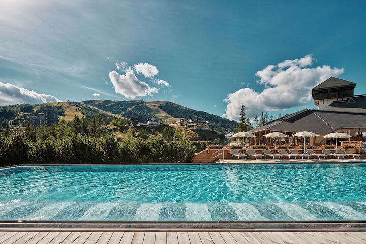 Pool Hotel