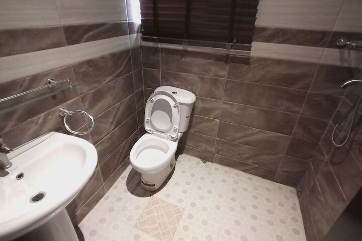 Room 28 of 36