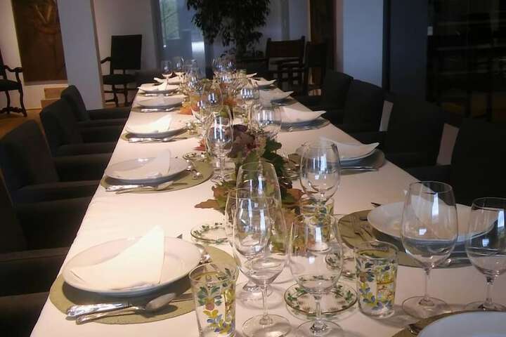 Dining 10 of 12