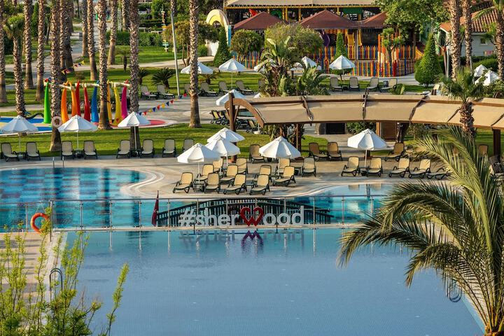 Pool 118 of 280