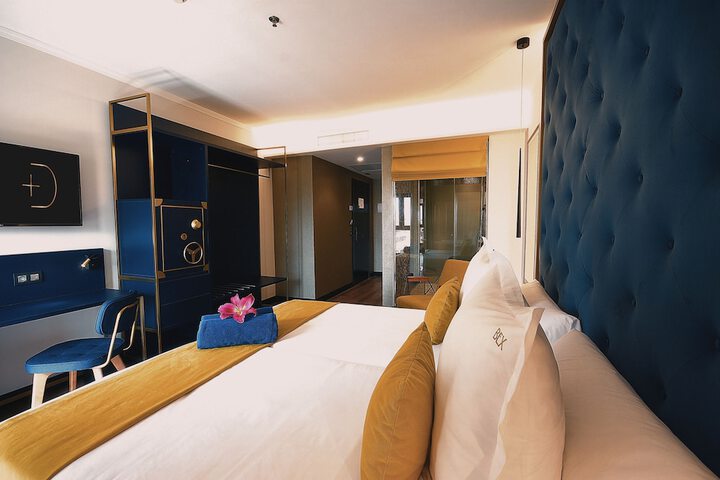 Room 18 of 65