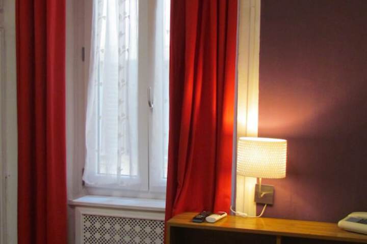 Room 6 of 61