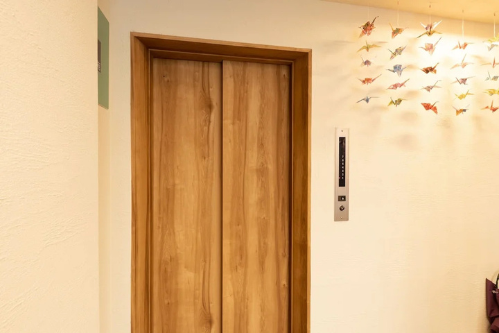 Room 10 of 19