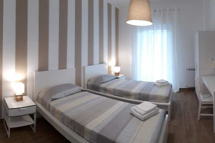 Room 27 of 40