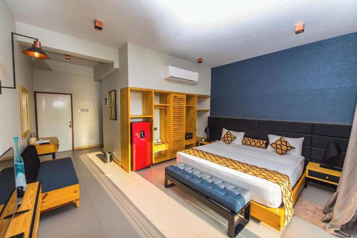 Room 14 of 36