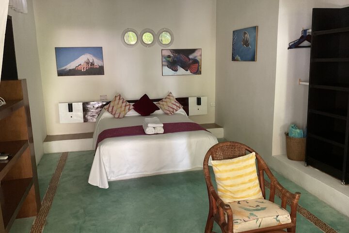 Room 18 of 102