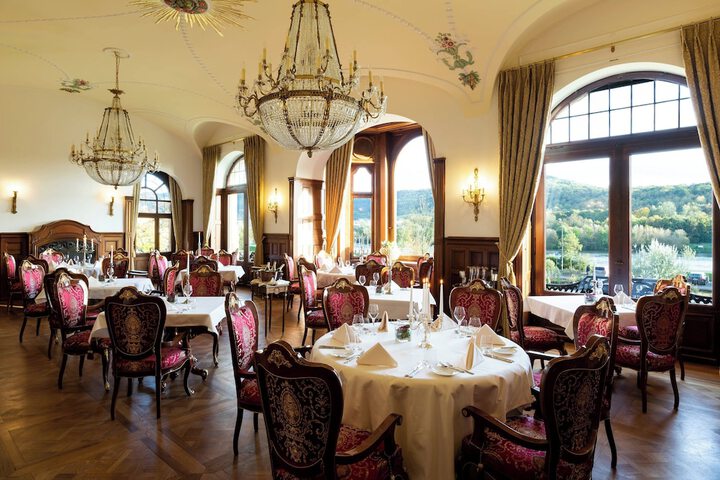 Dining 58 of 82