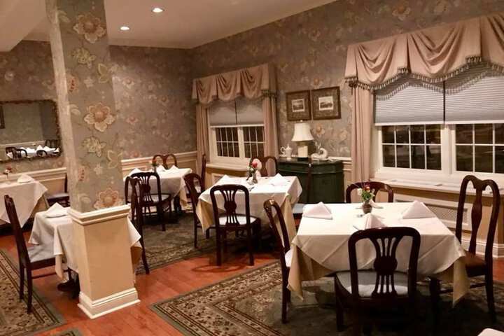 Dining 49 of 77