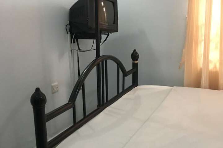 Room 11 of 29