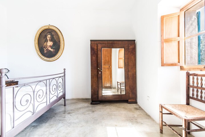 Room 15 of 82