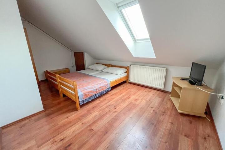 Room 8 of 23