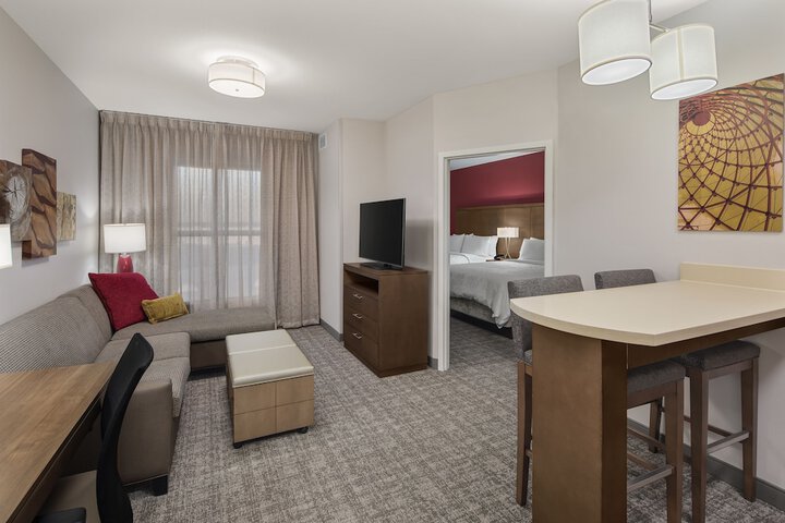 2 Bedroom Suite 1 King 2 Queen Accessible (12 of 22)
