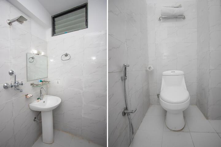OYO 139 Hotel Sujata Inn