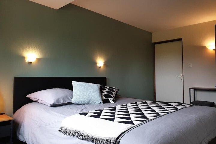 Room 17 of 48
