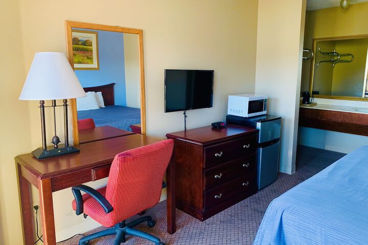 Room 16 of 25