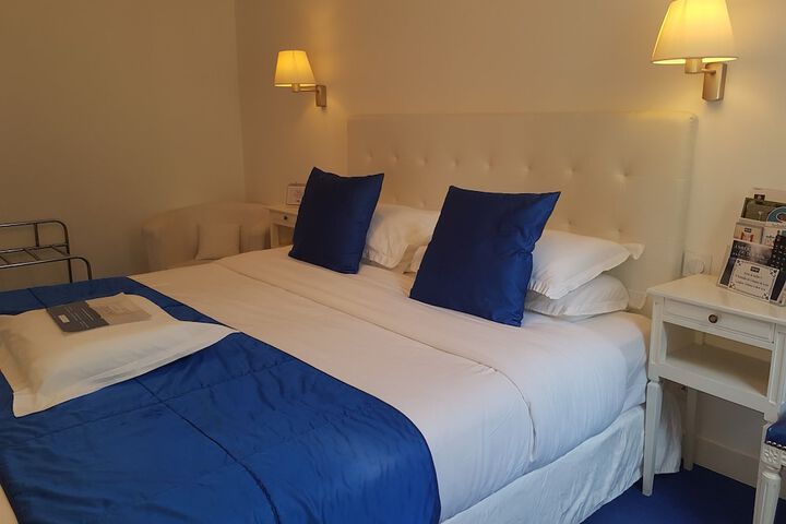 Room 13 of 225