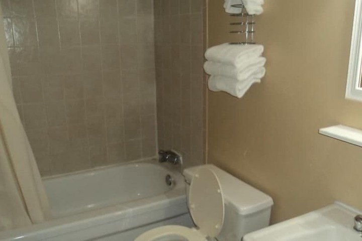 Room 15 of 20