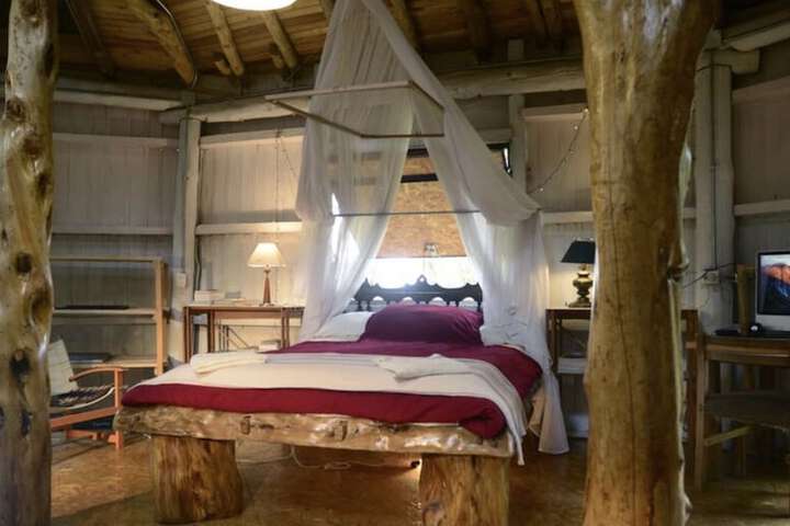 Room 2 of 13