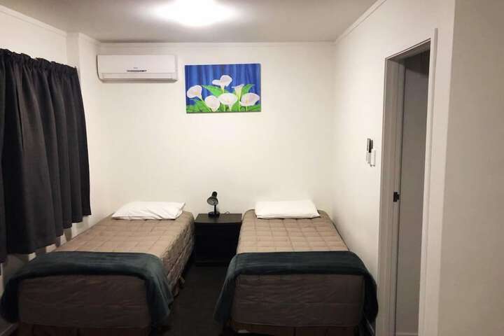 Room 10 of 39