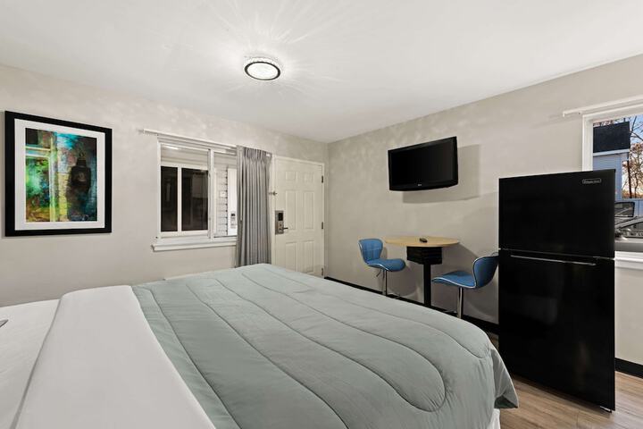 1 King Bed (9 of 9)