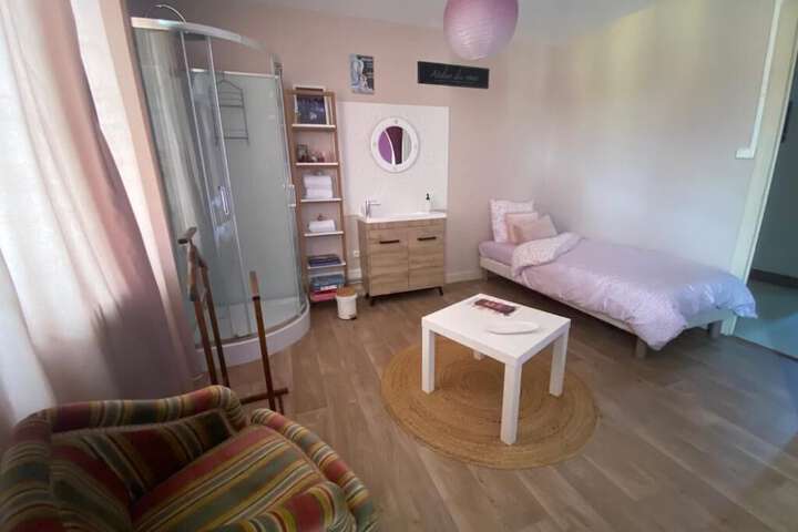 Room 9 of 39