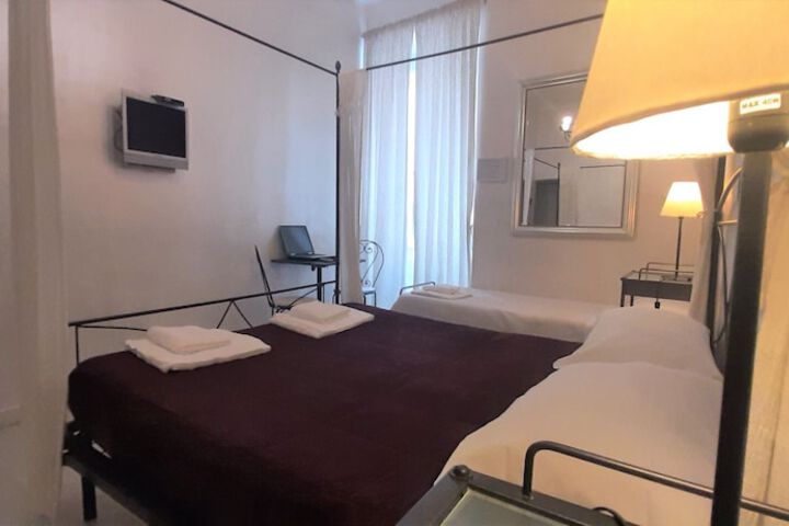 Room 17 of 60