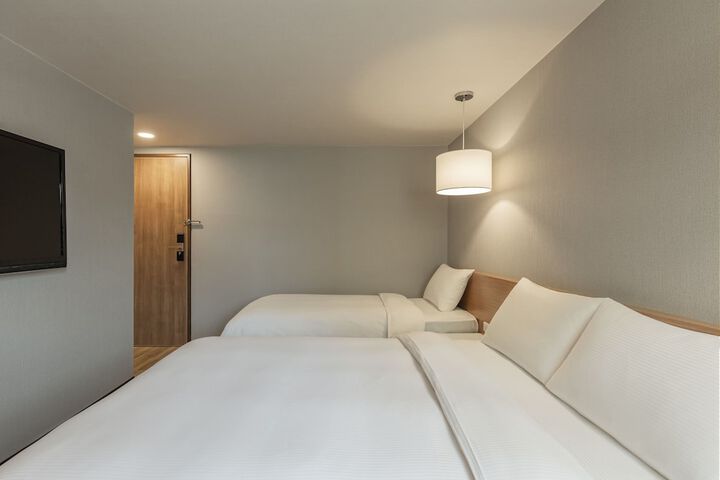 Room 34 of 79