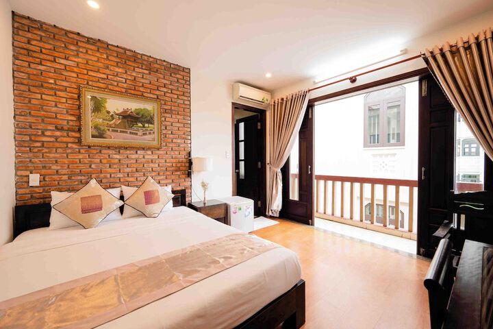 Room 17 of 23