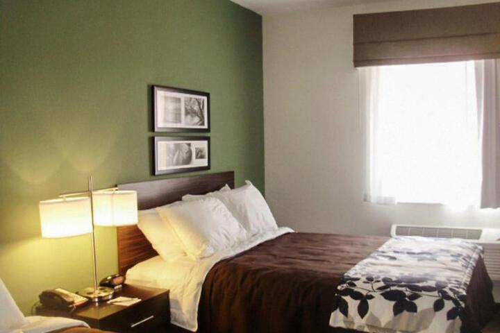 2 Queen Beds (2 of 7)