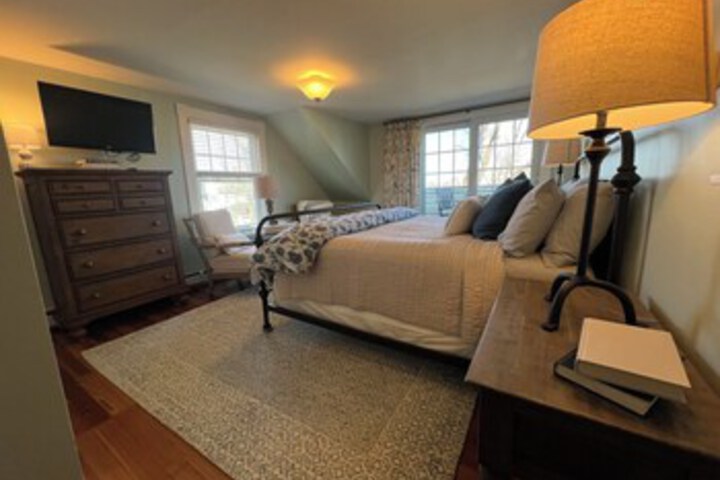 Room 49 of 297