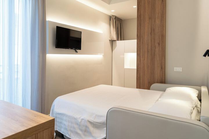 Room 60 of 211