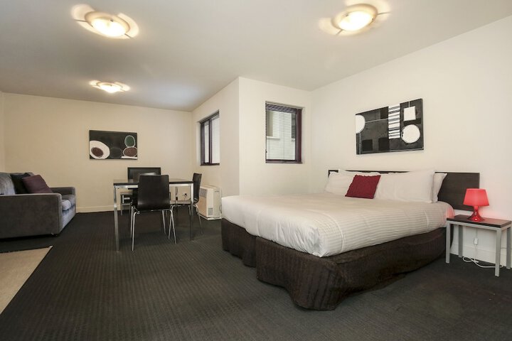 Room 17 of 43