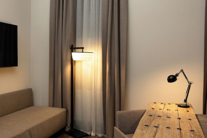 Room 30 of 77